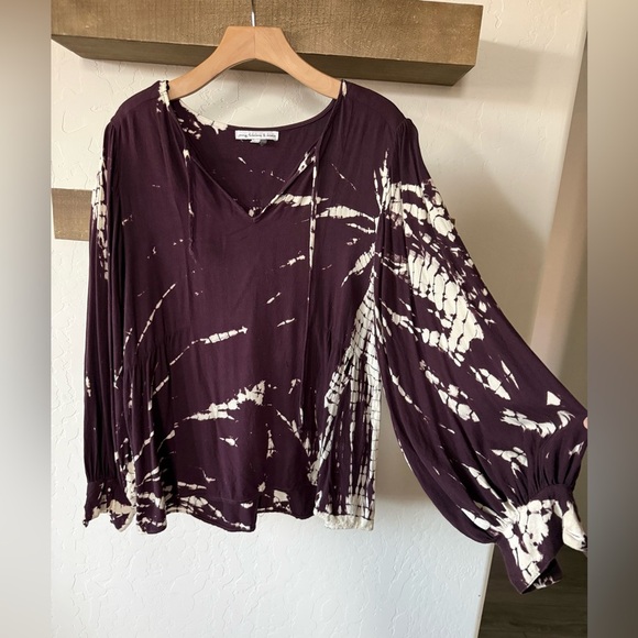 Young Fabulous & Broke Tops - Young Fabulous & Broke|Plum & tan Tie-Dye V-Neck balloon sleeve blouse•••LARGE